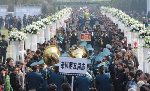 梦见死人泡在水里