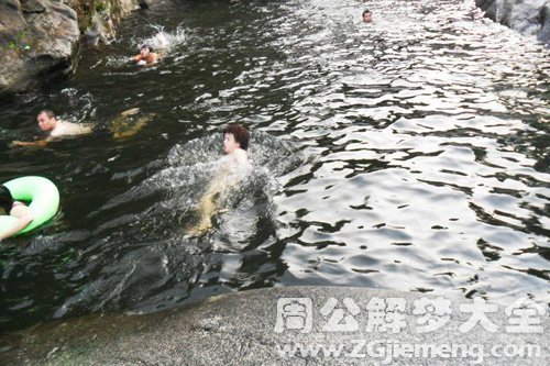 梦见水潭流水很急